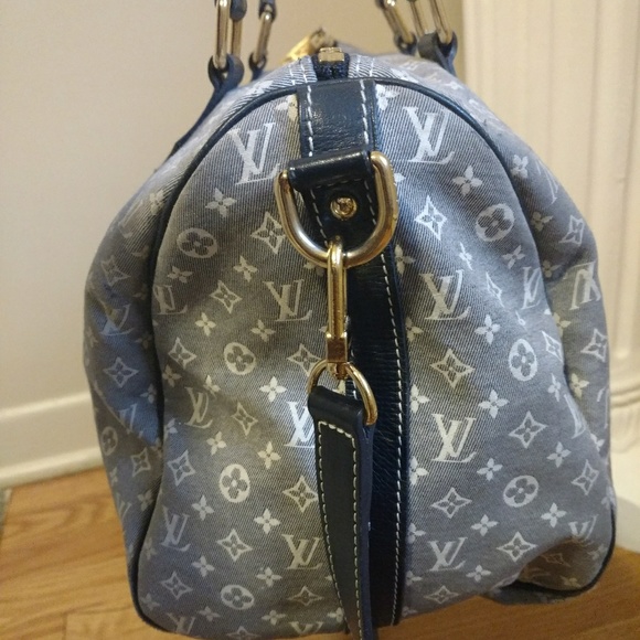 Authentic Louis Vuitton Bandoulier 30 - Picture 2 of 7